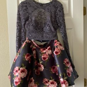 Two-Piece Juniors Dress Size 5/6